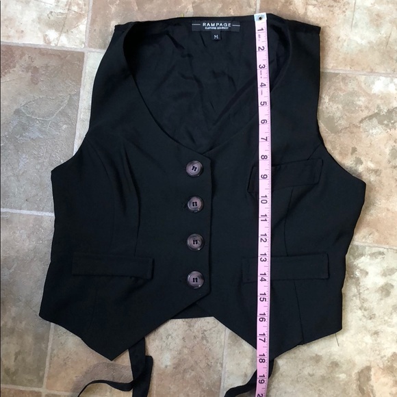 Vest - Picture 4 of 5